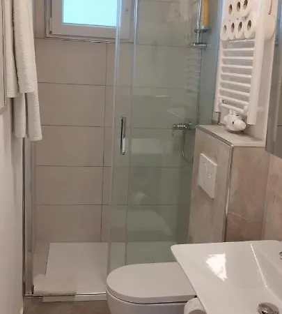 Perle Im Zentrum Von Mg / Minto * Mönchengladbach