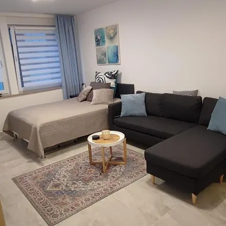 Perle Im Zentrum Von Mg / Minto